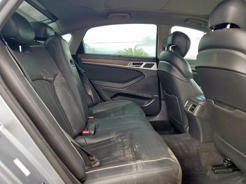 2015 HYUNDAI GENESIS 5. KMHGN4JF3FU085102