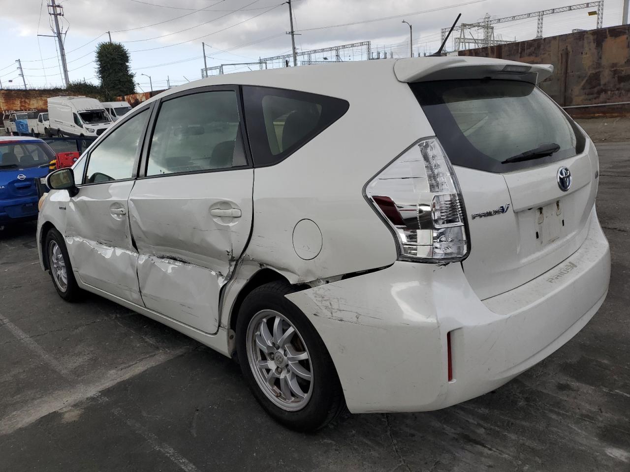 TOYOTA PRIUS V