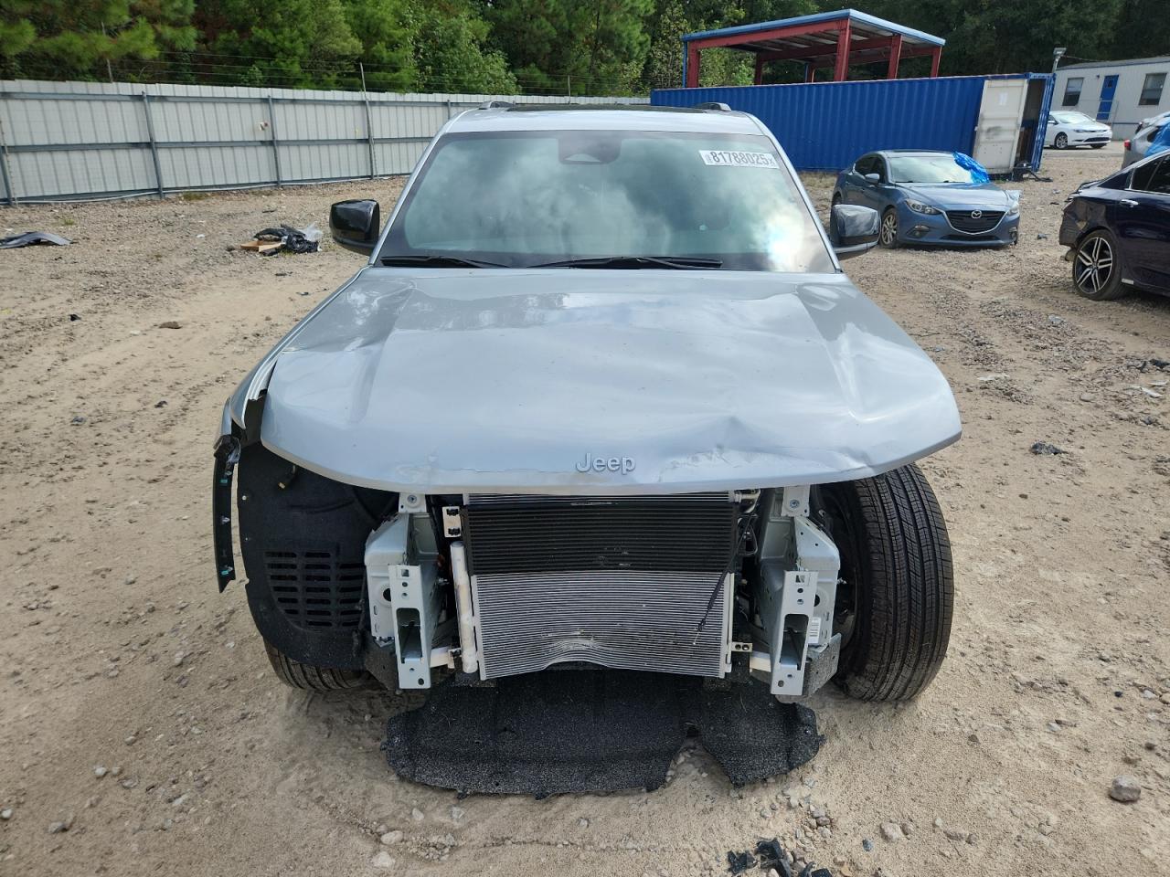 JEEP GRAND CHEROKEE L LAREDO