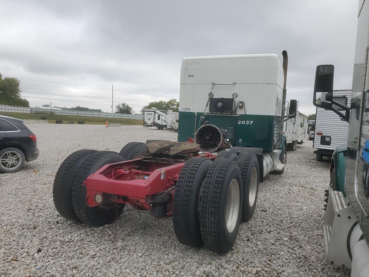 Lot #3255530062 2017 PETERBILT TRACTOR 579