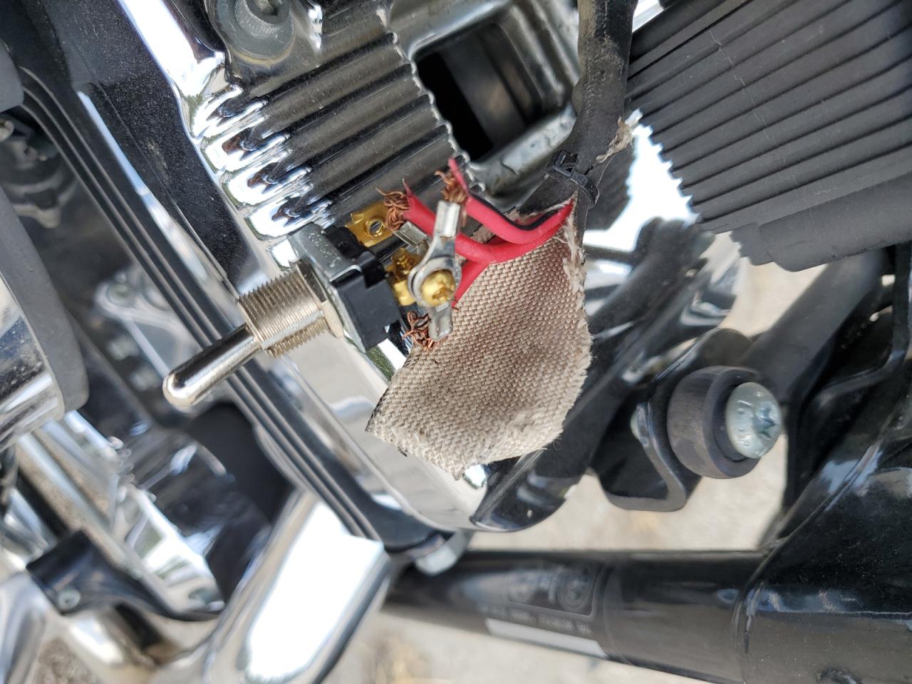 Lot #3305171016 2004 HARLEY-DAVIDSON XL1200 C