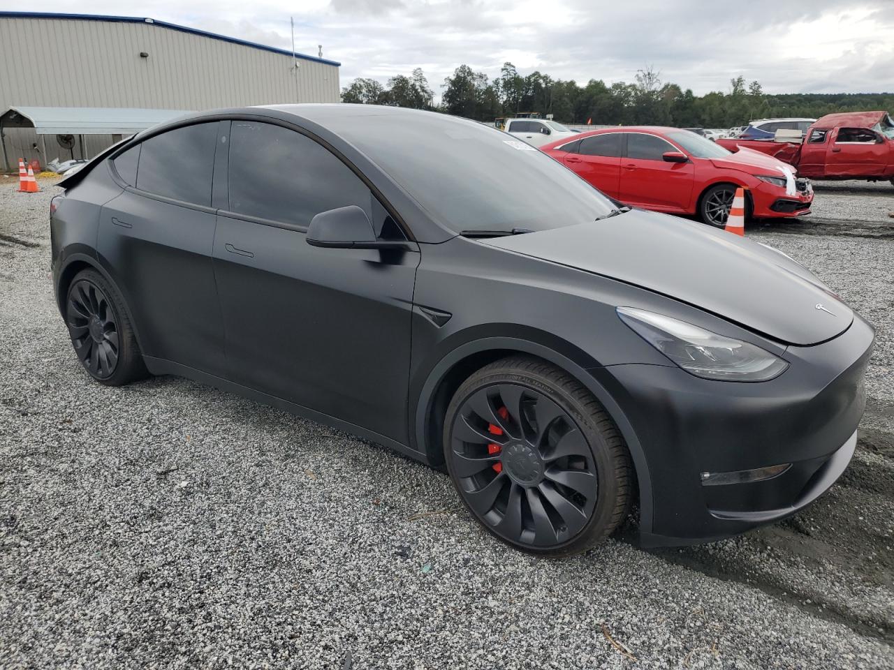 TESLA MODEL Y