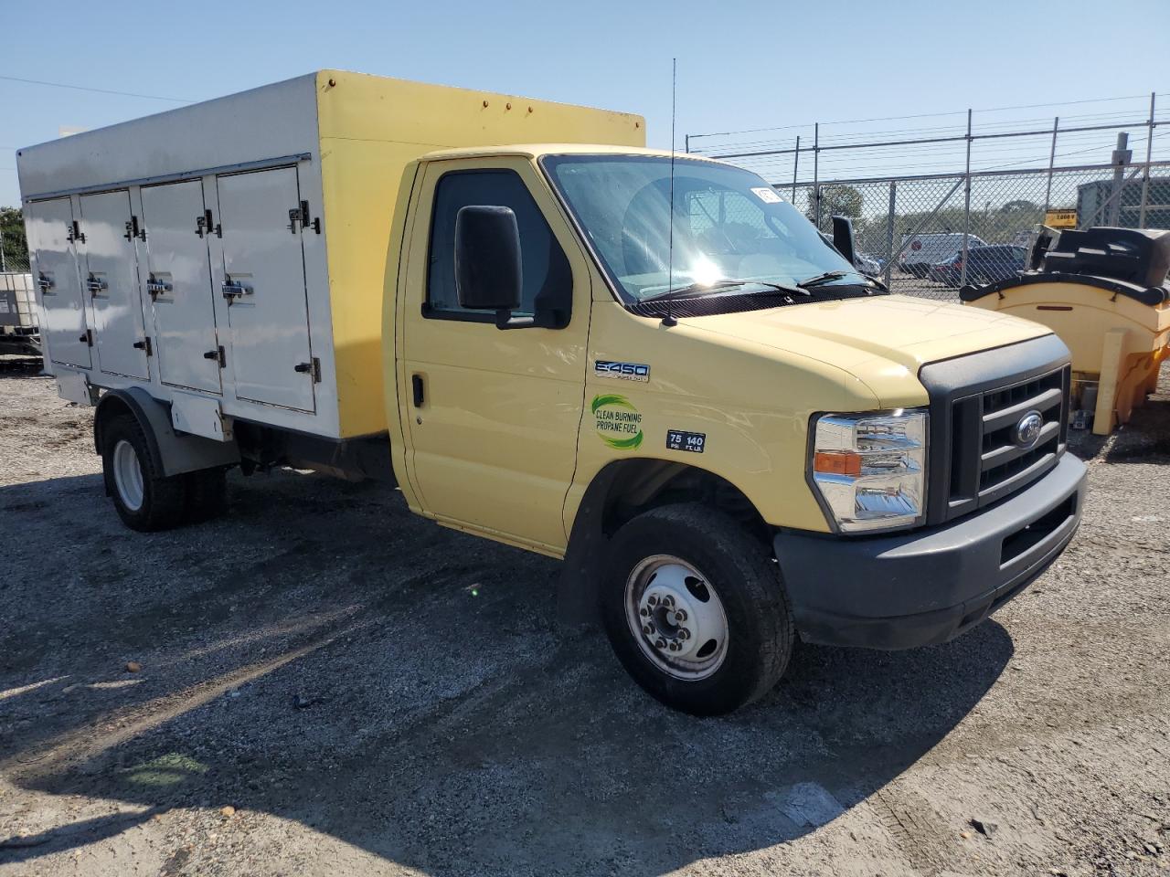 FORD ECONOLINE E450 SUPER DUTY CUTAWAY VAN