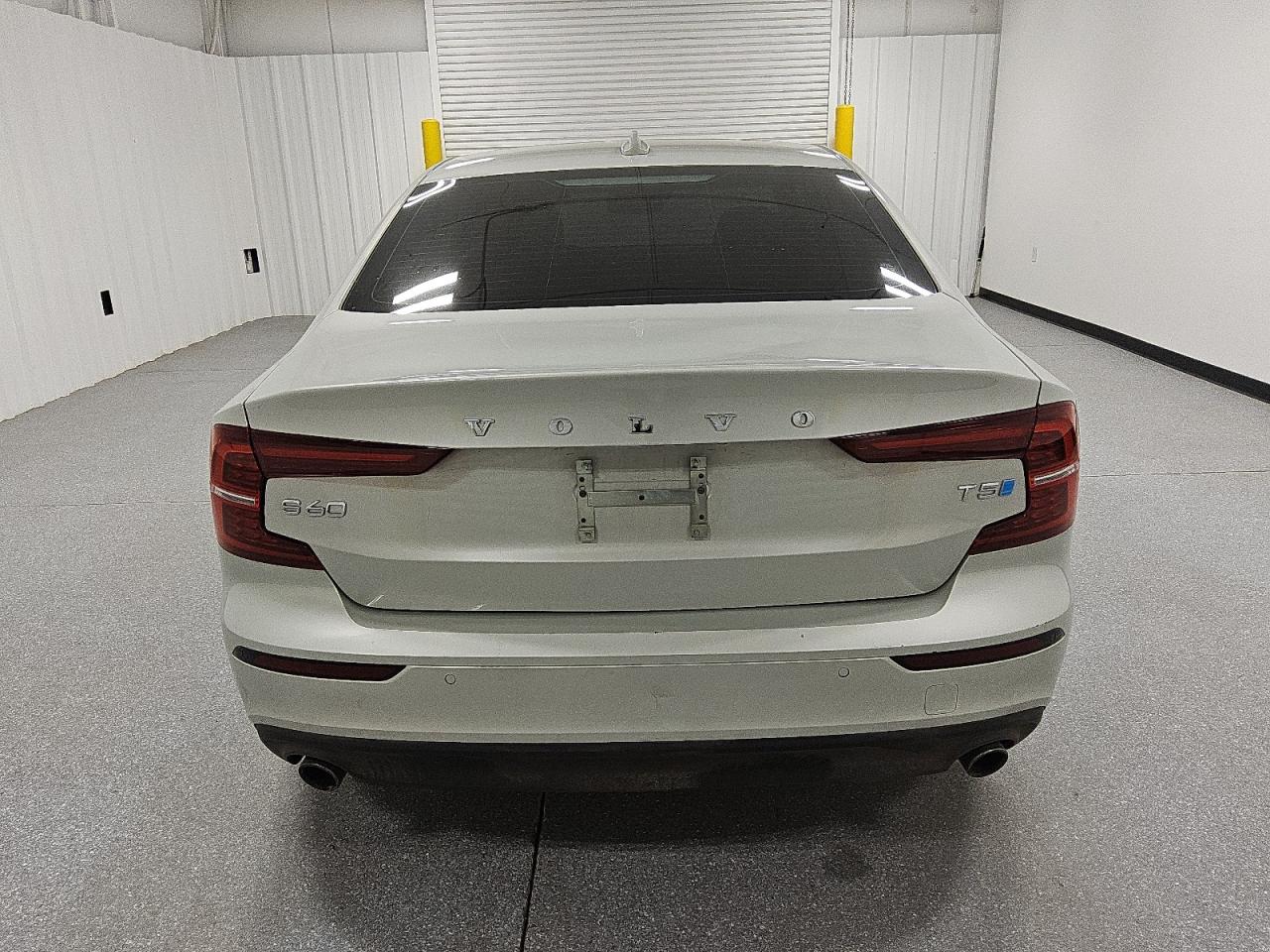 VOLVO S60 T5 MOMENTUM
