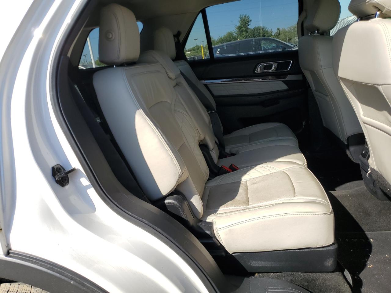 FORD EXPLORER PLATINUM