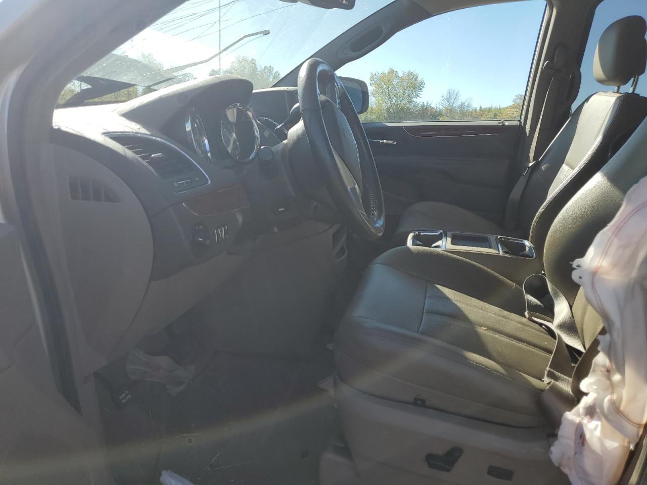 CHRYSLER TOWN & COUNTRY TOURING L