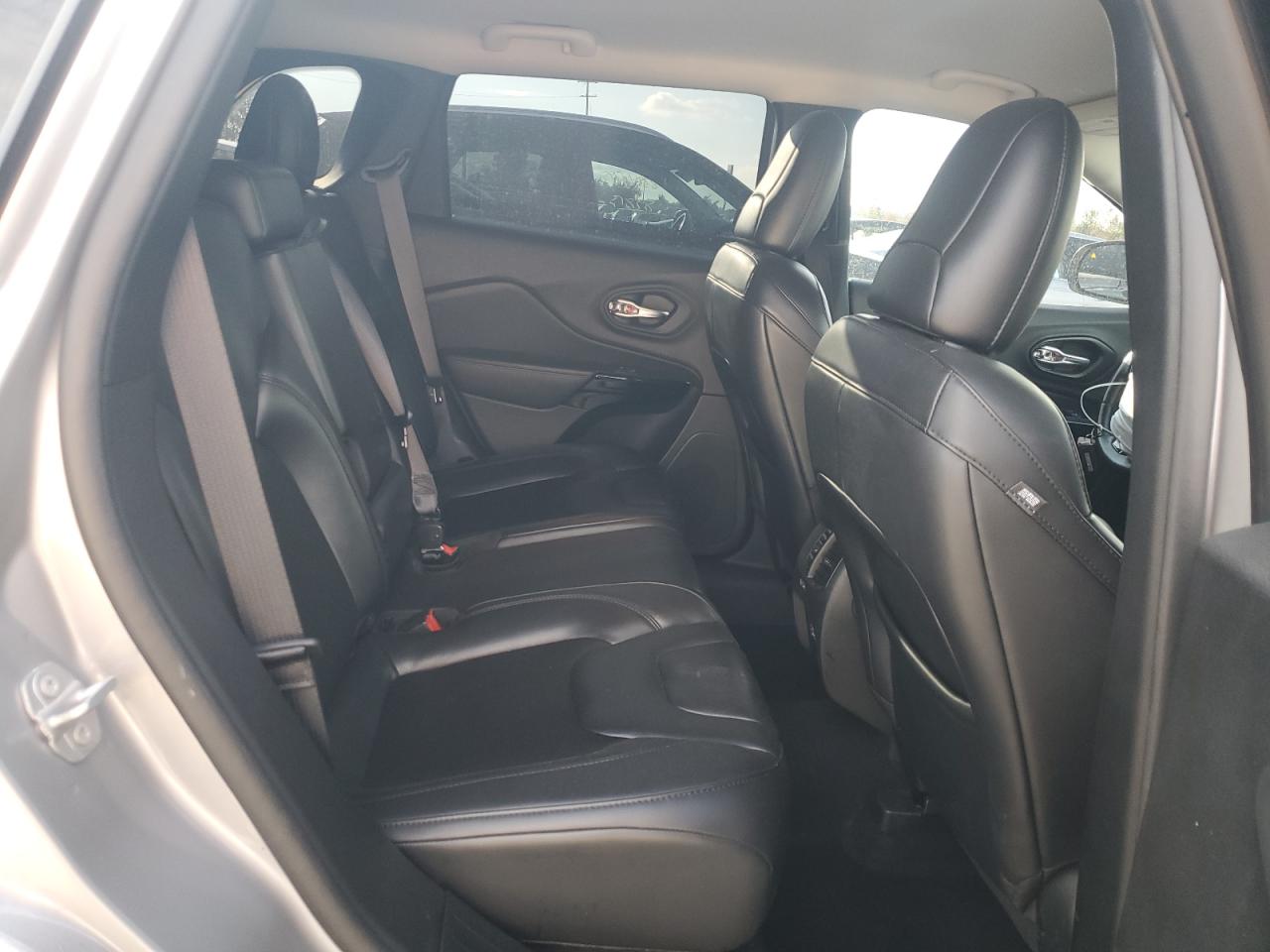 JEEP GRAND CHEROKEE LATITUDE PLUS