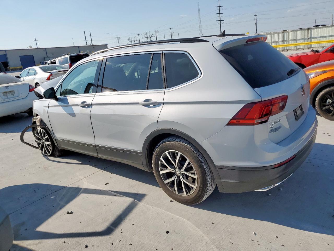 VOLKSWAGEN TIGUAN SE