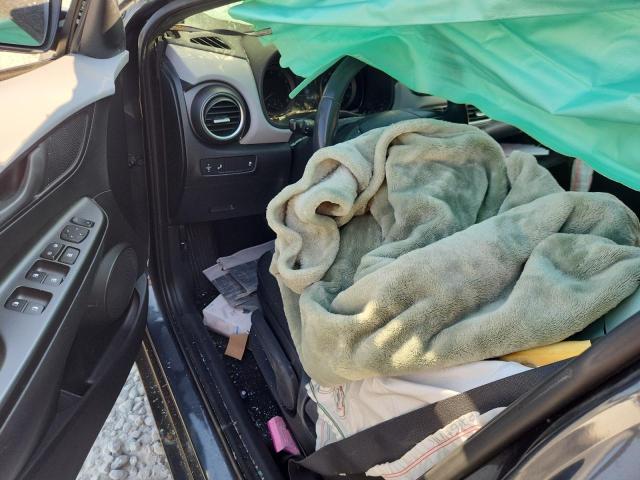 2018 HYUNDAI KONA SEL KM8K22AA7JU132619