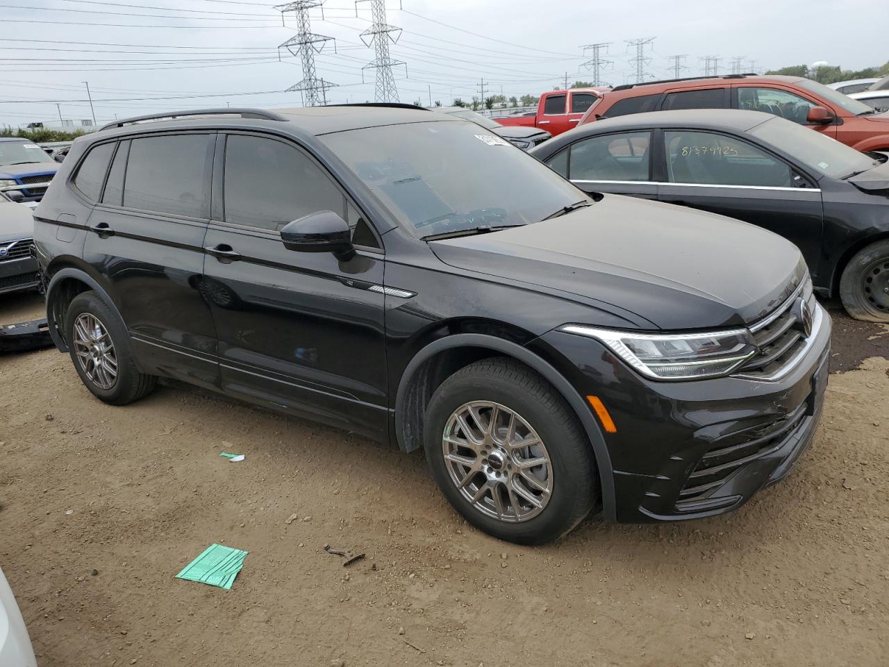 VOLKSWAGEN TIGUAN SE R-LINE BLACK