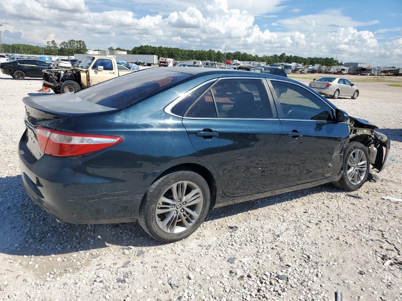 TOYOTA CAMRY LE