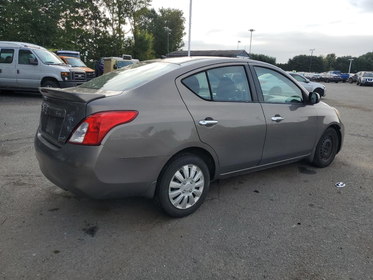 NISSAN VERSA S