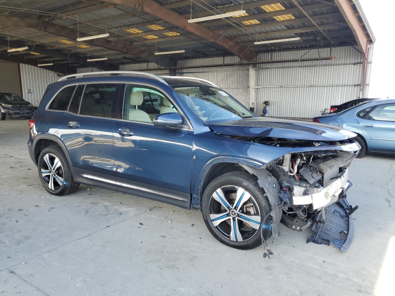 MERCEDES-BENZ EQB 300 4MATIC