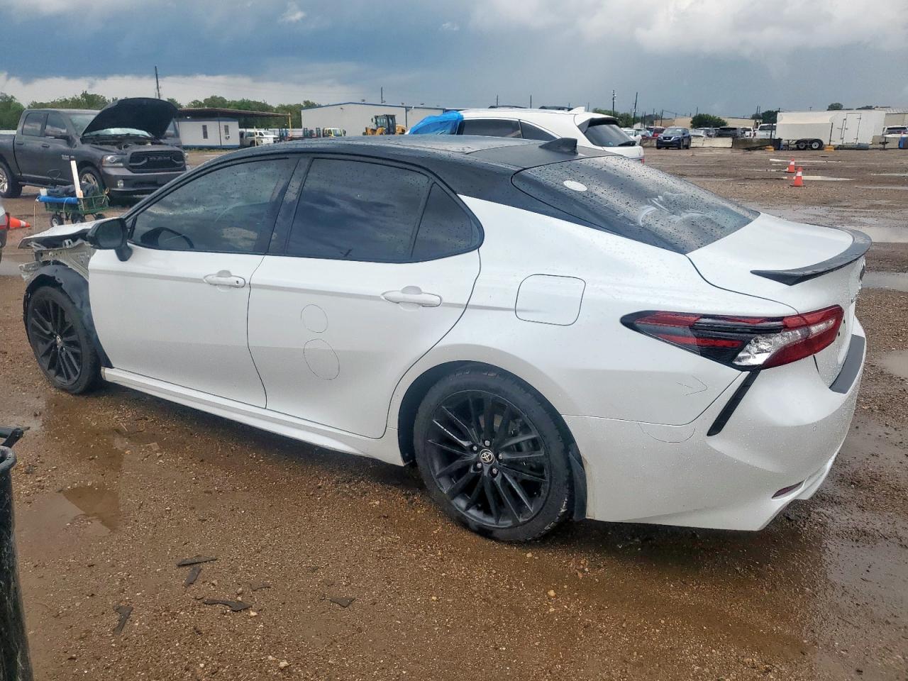 TOYOTA CAMRY XSE