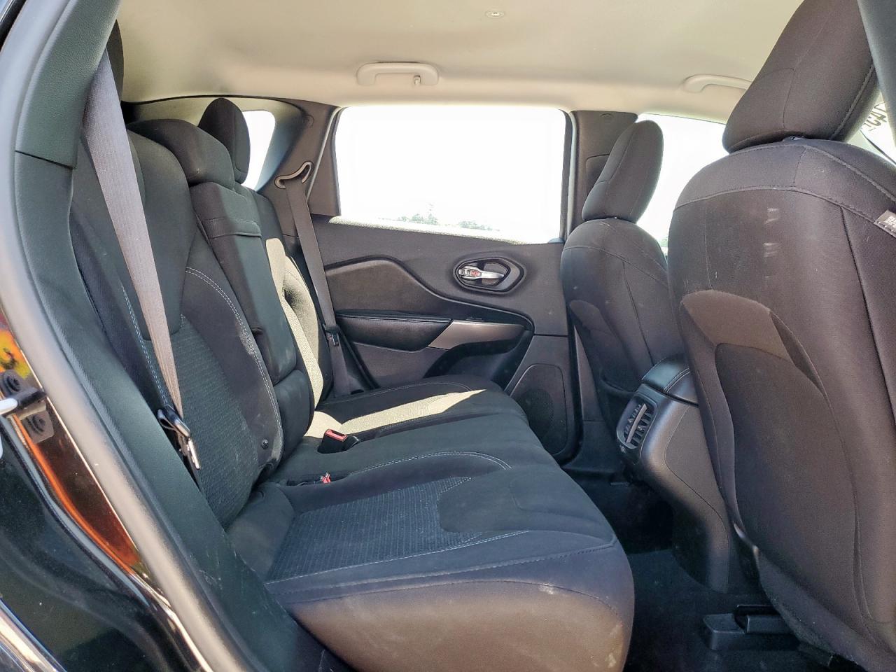 JEEP GRAND CHEROKEE LATITUDE