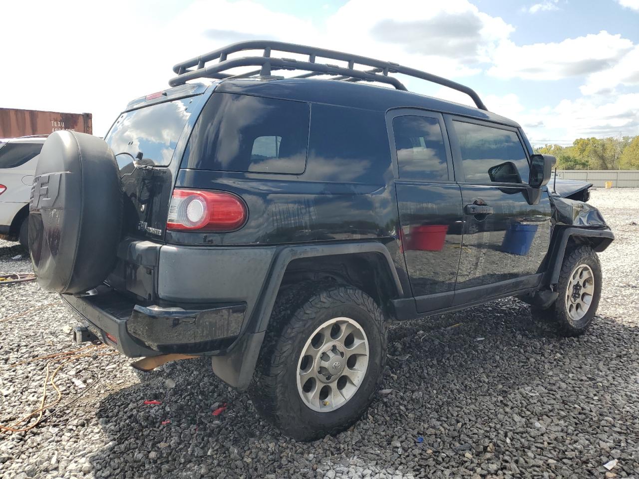 TOYOTA FJ CRUISER