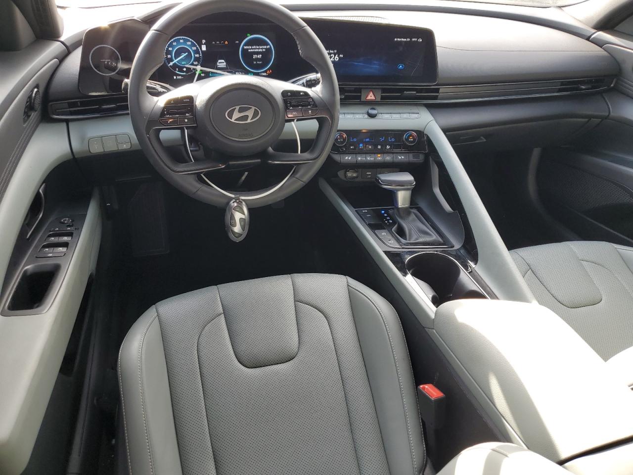 HYUNDAI ELANTRA LIMITED