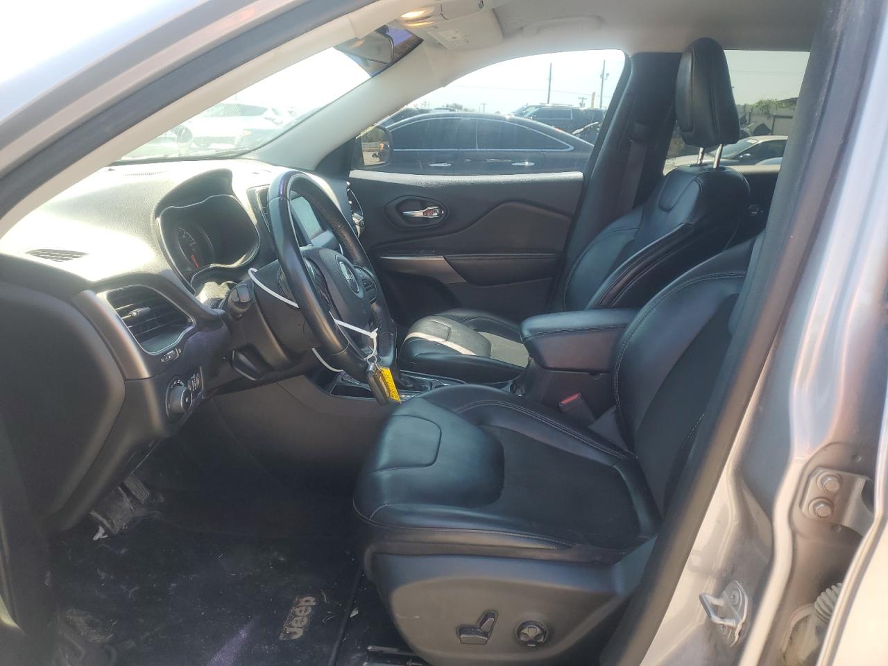 JEEP GRAND CHEROKEE LATITUDE PLUS