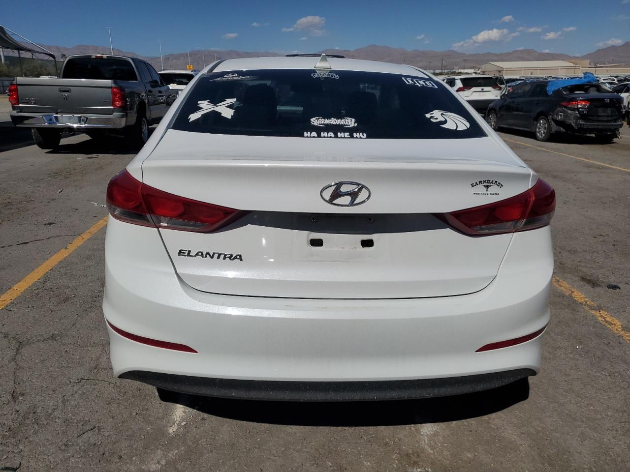 HYUNDAI ELANTRA SE