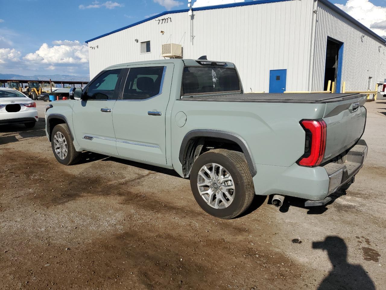 TOYOTA TUNDRA CREWMAX PLATINUM