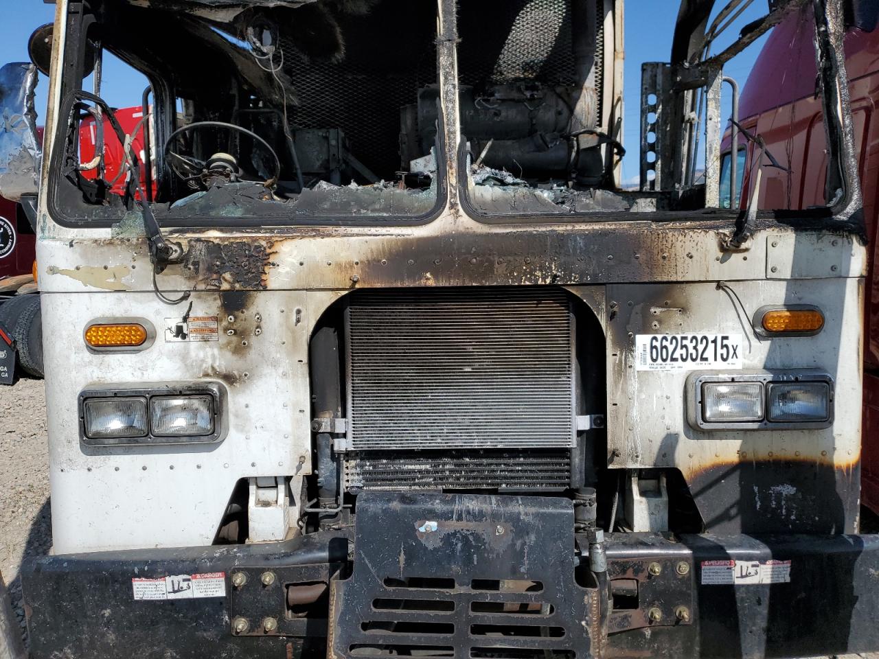 Lot #3263896672 2014 PETERBILT 320