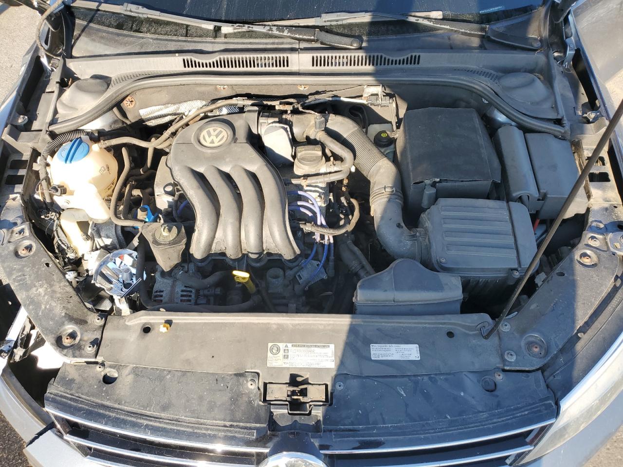 VOLKSWAGEN JETTA BASE