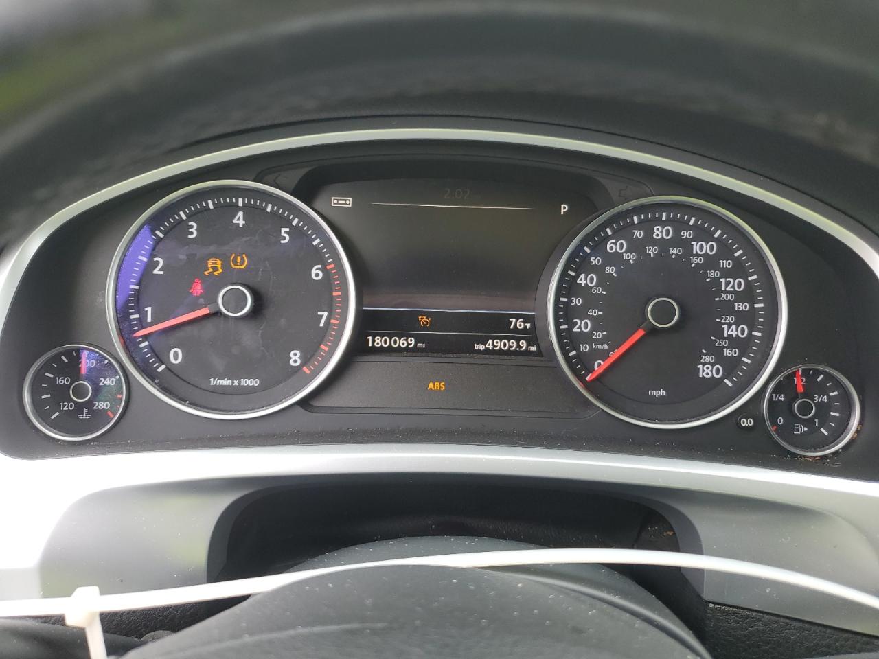 VOLKSWAGEN TOUAREG SPORT