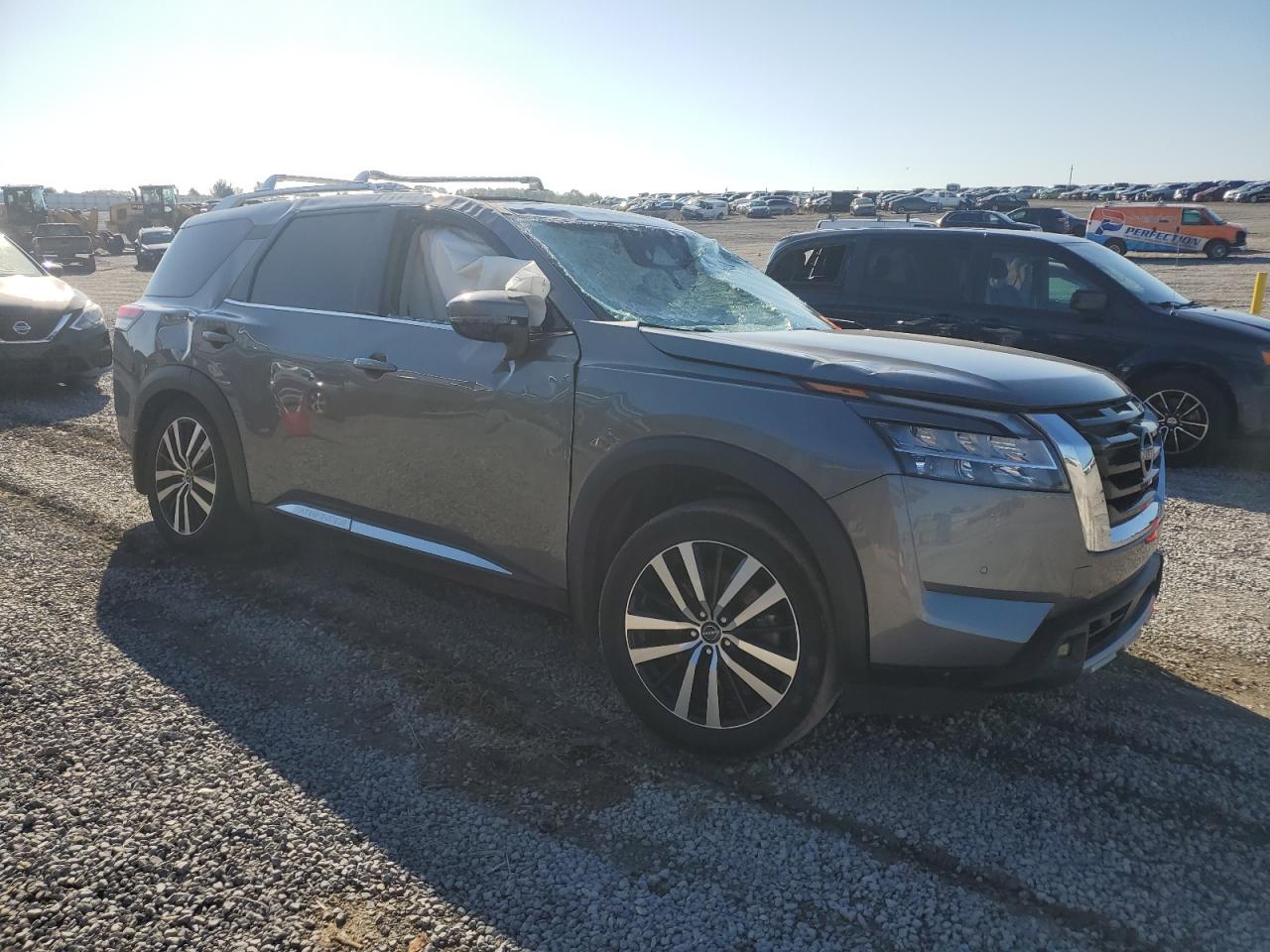 NISSAN PATHFINDER PLATINUM