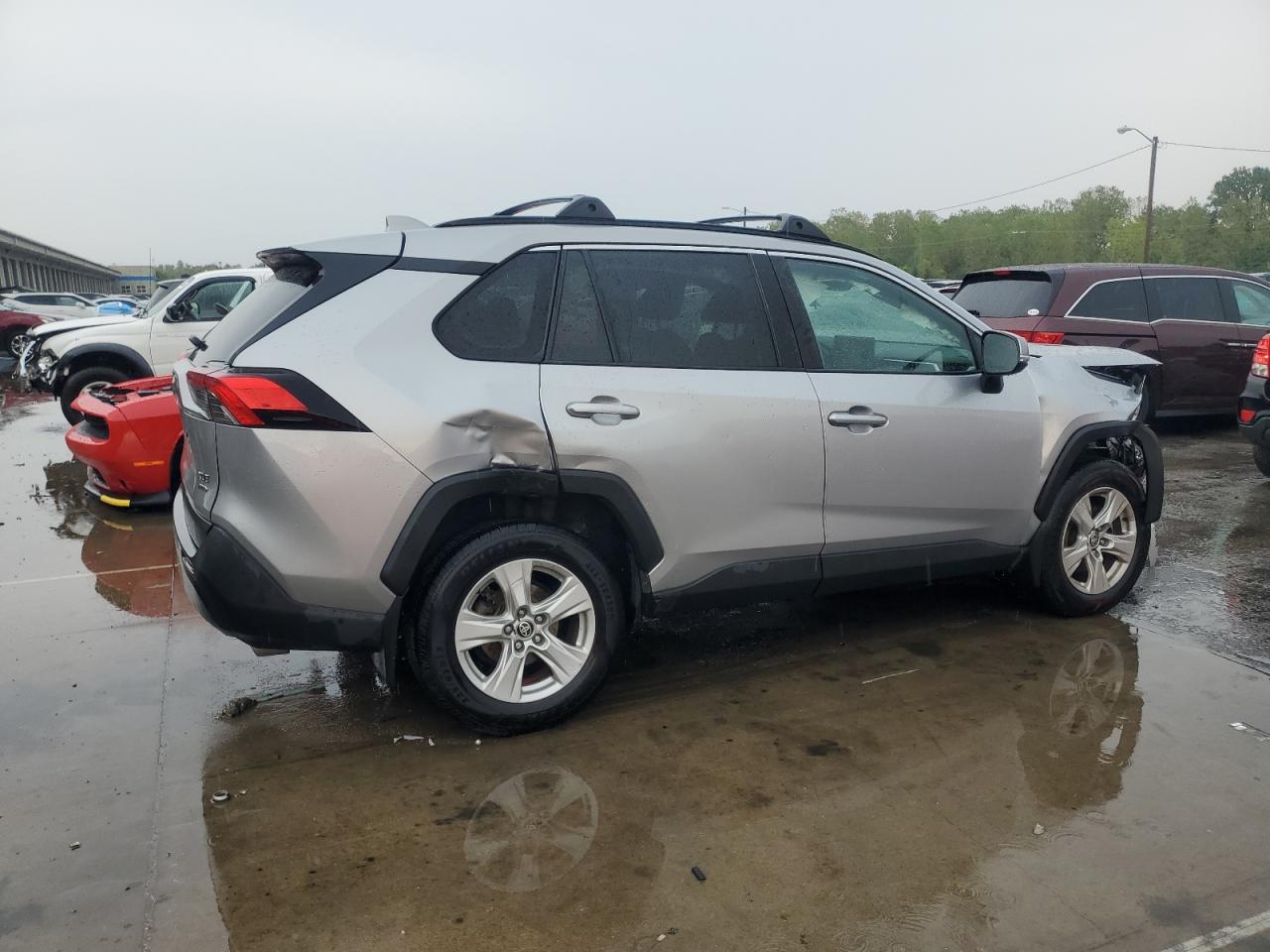 TOYOTA RAV4 XLE