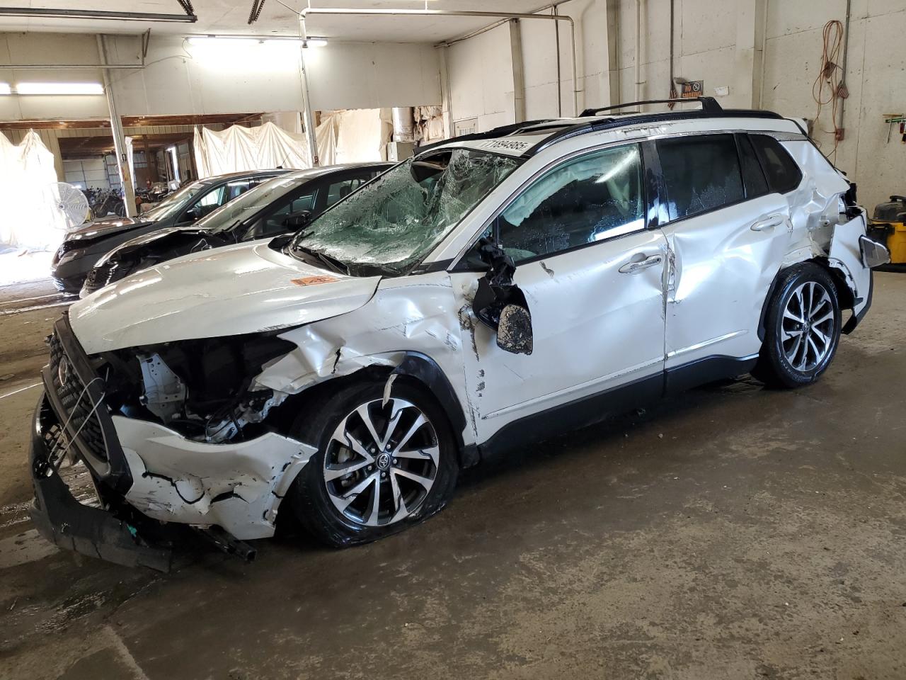 TOYOTA COROLLA CROSS XLE