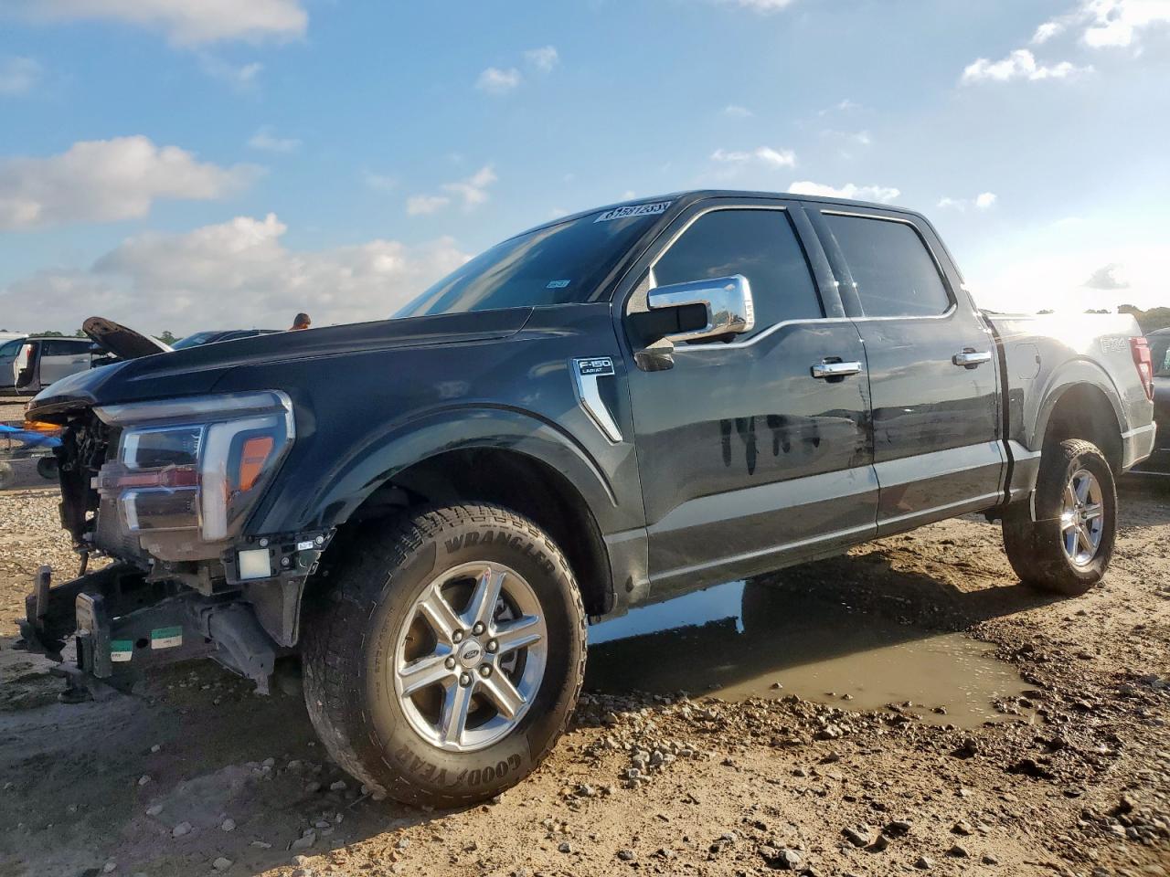 FORD F-150 LARIAT