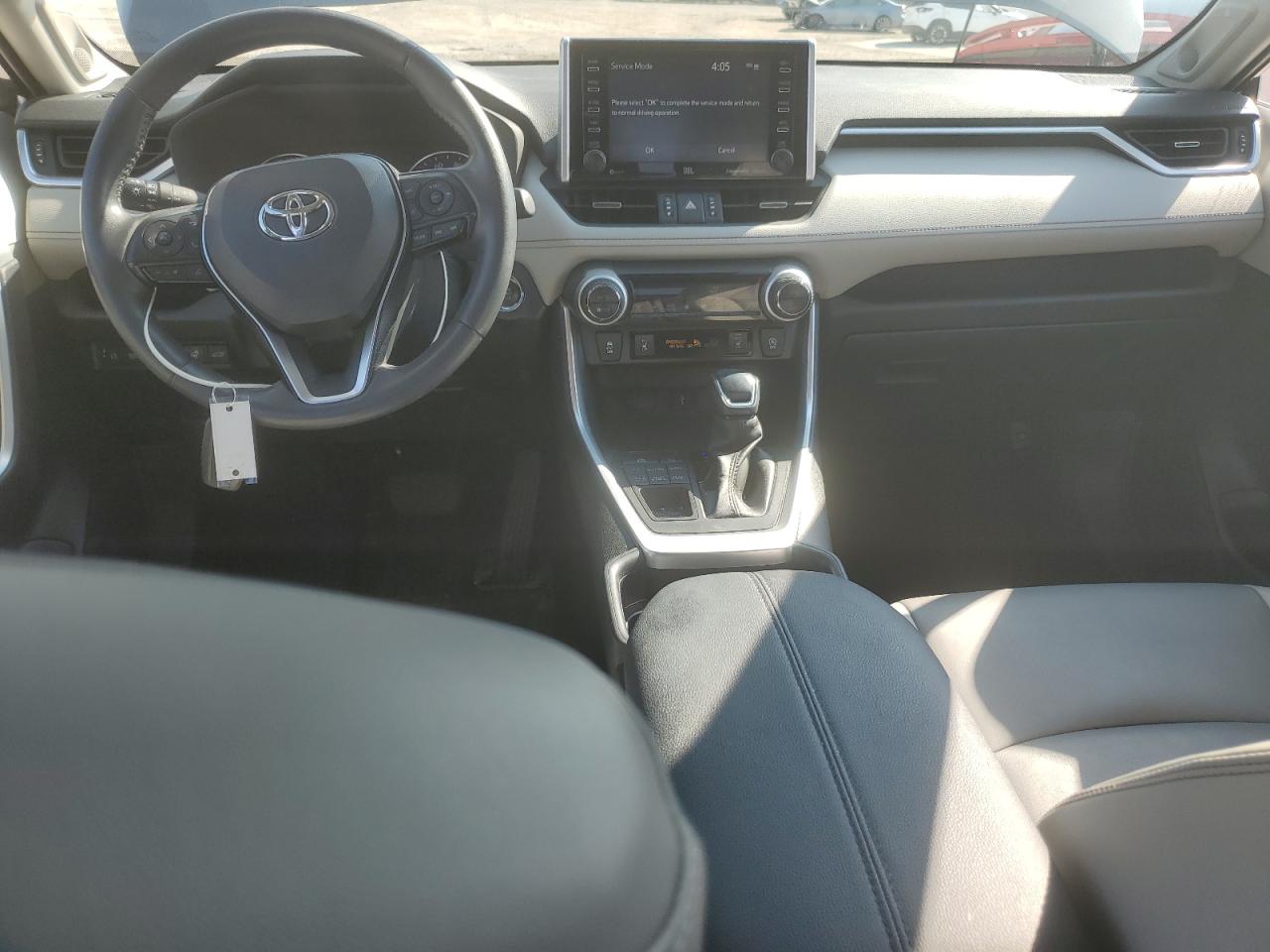 TOYOTA RAV4 XLE PREMIUM