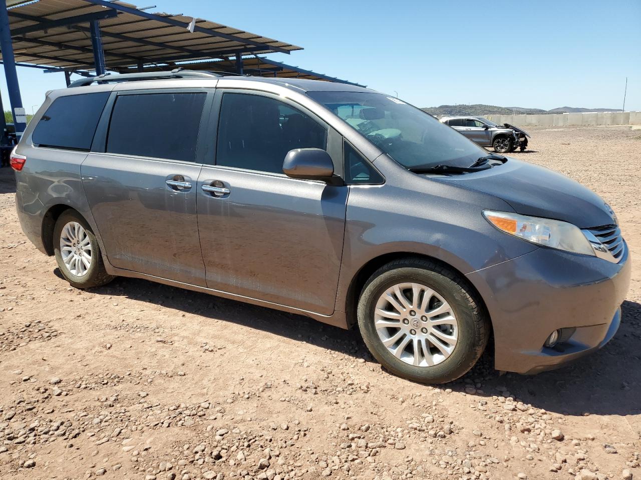 TOYOTA SIENNA XLE