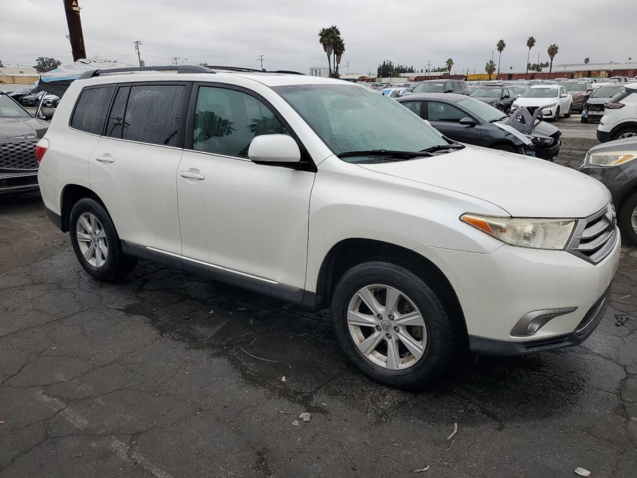 TOYOTA HIGHLANDER BASE