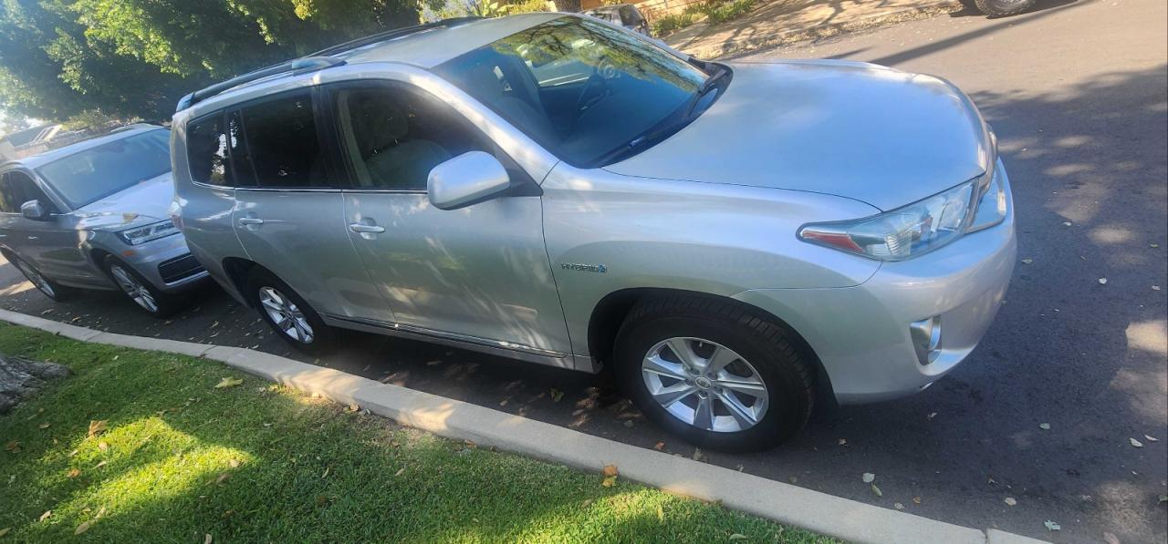 TOYOTA HIGHLANDER HYBRID