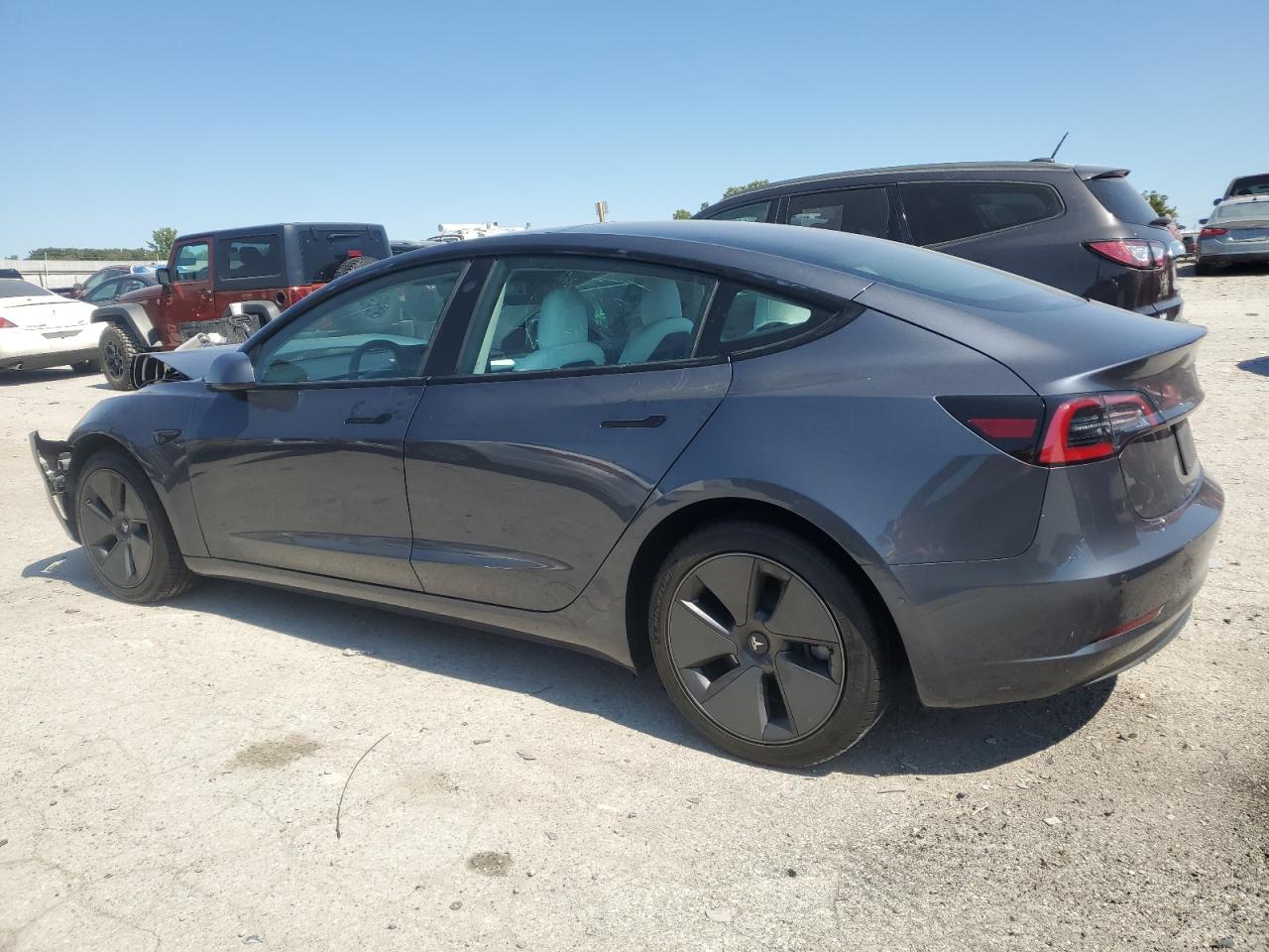 TESLA MODEL 3