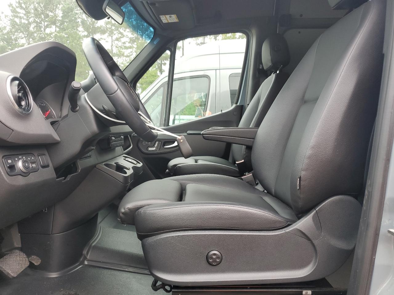 MERCEDES-BENZ SPRINTER 2500