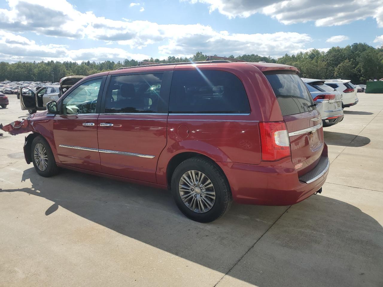 CHRYSLER TOWN & COUNTRY TOURING L