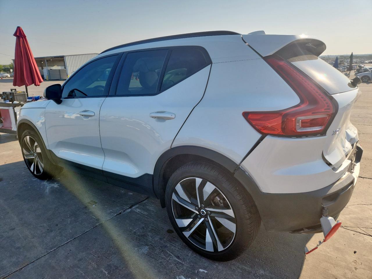 VOLVO XC40 PLUS