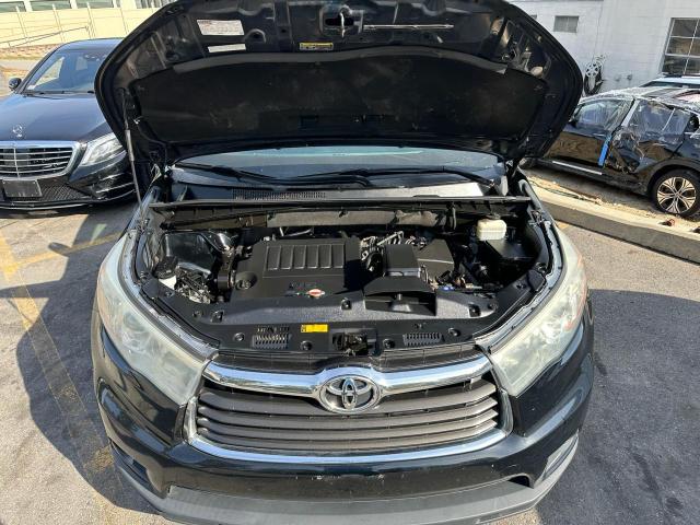 2016 TOYOTA HIGHLANDER 5TDJKRFH3GS242210