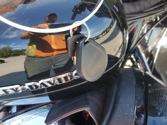 2017 HARLEY-DAVIDSON FLHTK ULTR 1HD1KED14HB688257