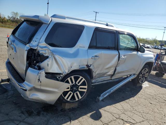 2018 TOYOTA 4RUNNER SR JTEBU5JR6J5609133