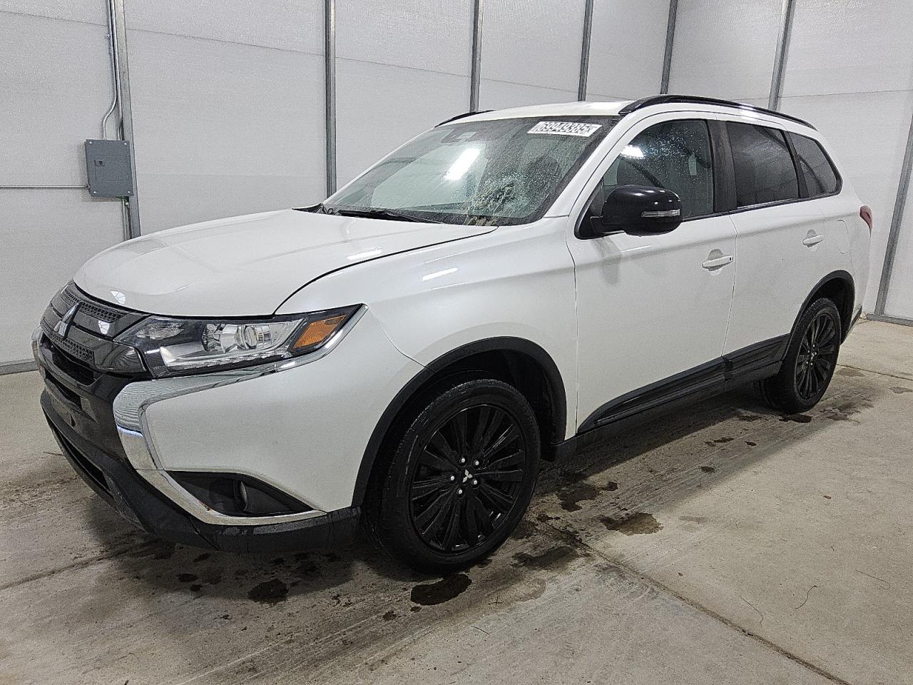 MITSUBISHI OUTLANDER SE