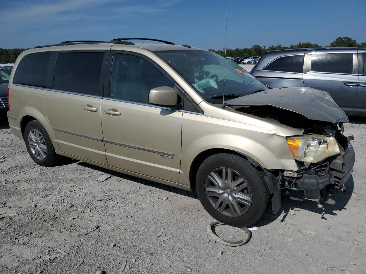 CHRYSLER TOWN & COUNTRY TOURING