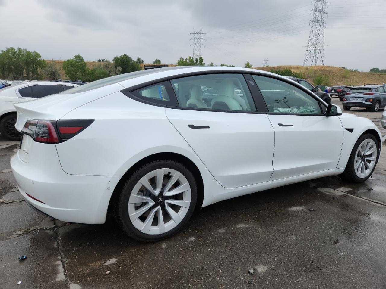 TESLA MODEL 3