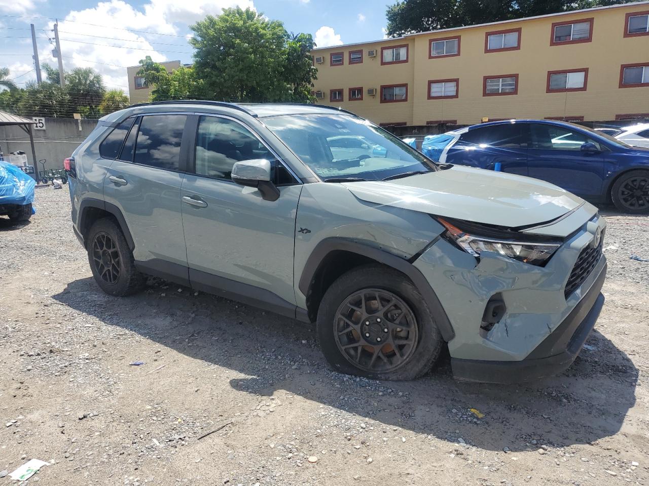 TOYOTA RAV4 XLE