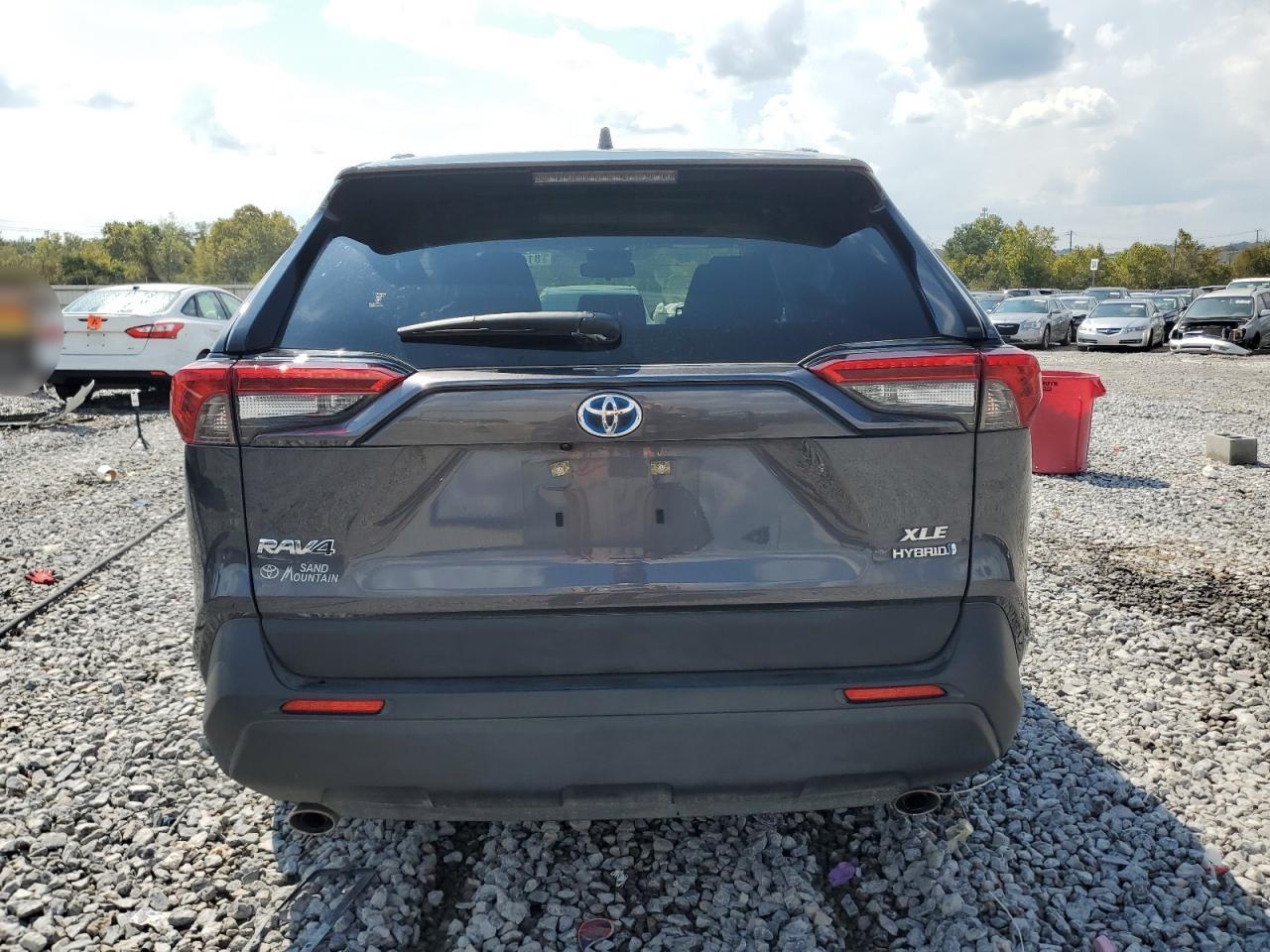 TOYOTA RAV4 XLE PREMIUM