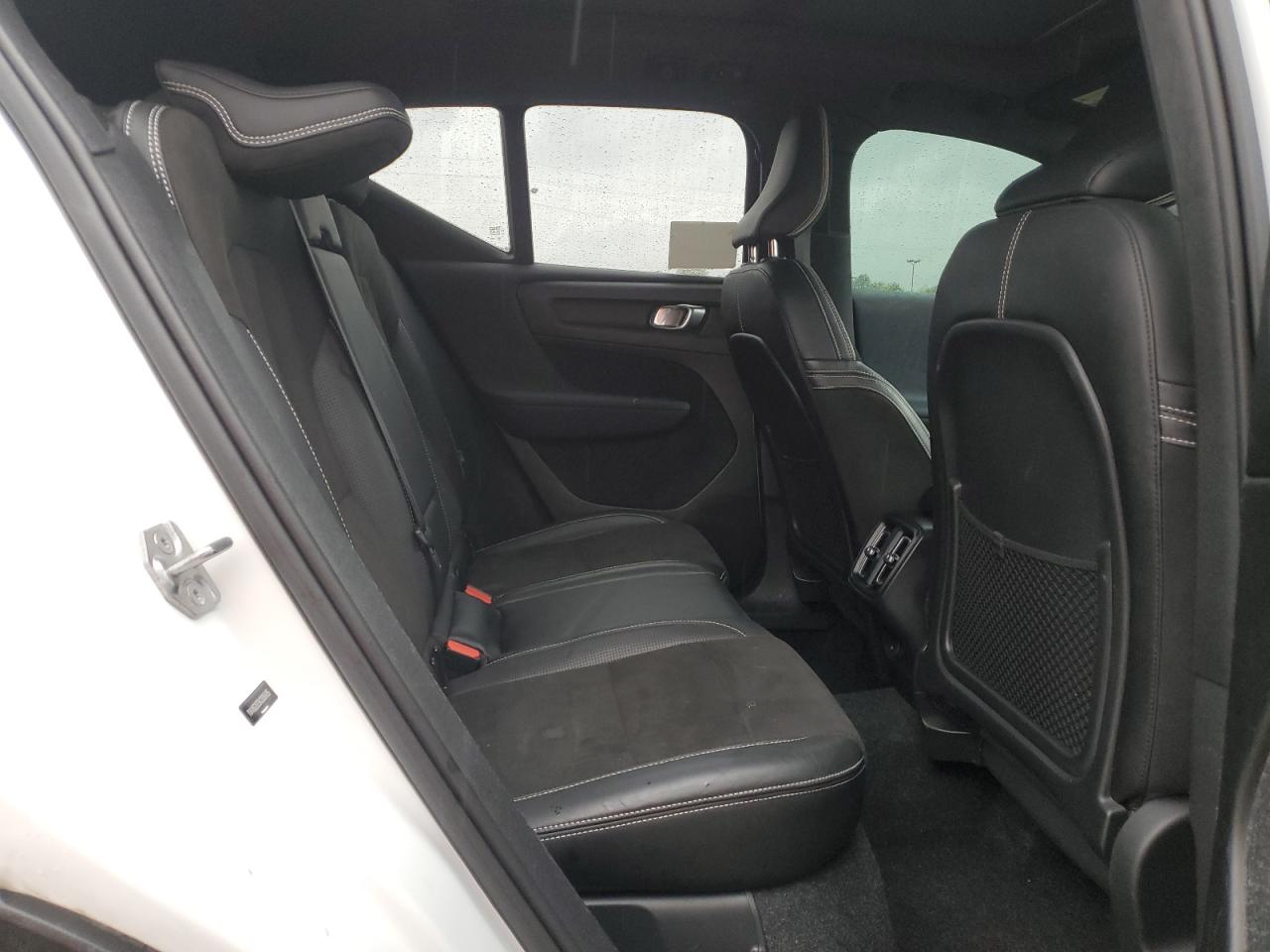 VOLVO XC40 T5 MOMENTUM