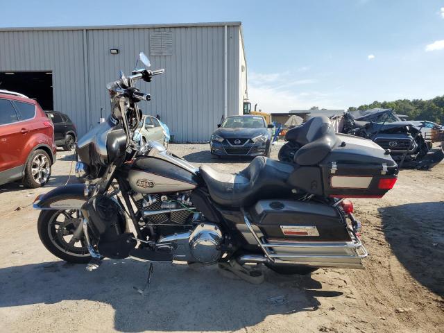 2010 HARLEY-DAVIDSON FLHTCU 1HD1FC416AB610402
