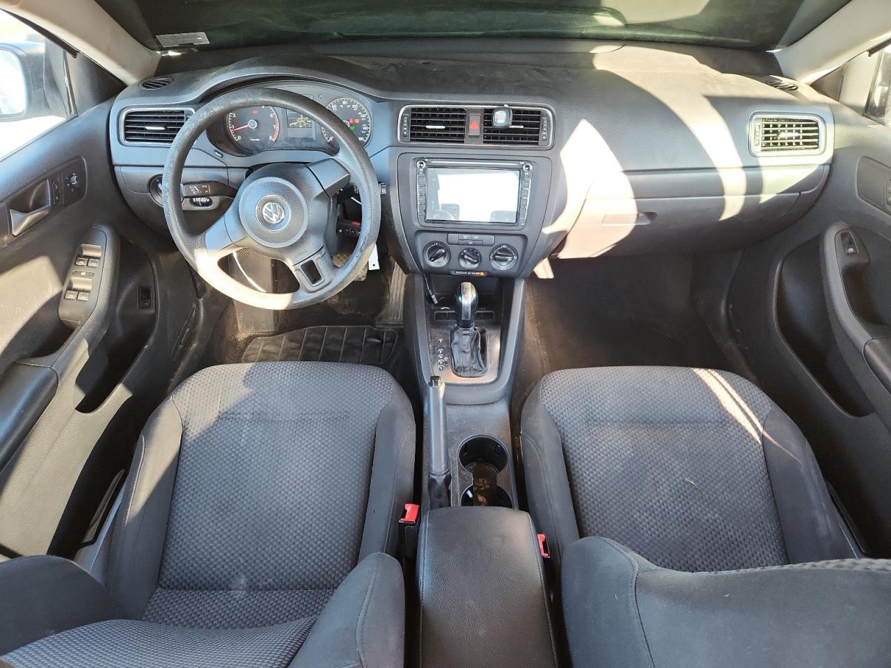 VOLKSWAGEN JETTA BASE